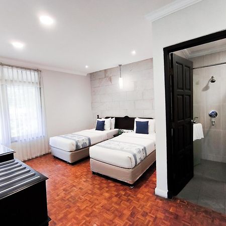 Puteri Gunung Hotel Lembang Exterior photo