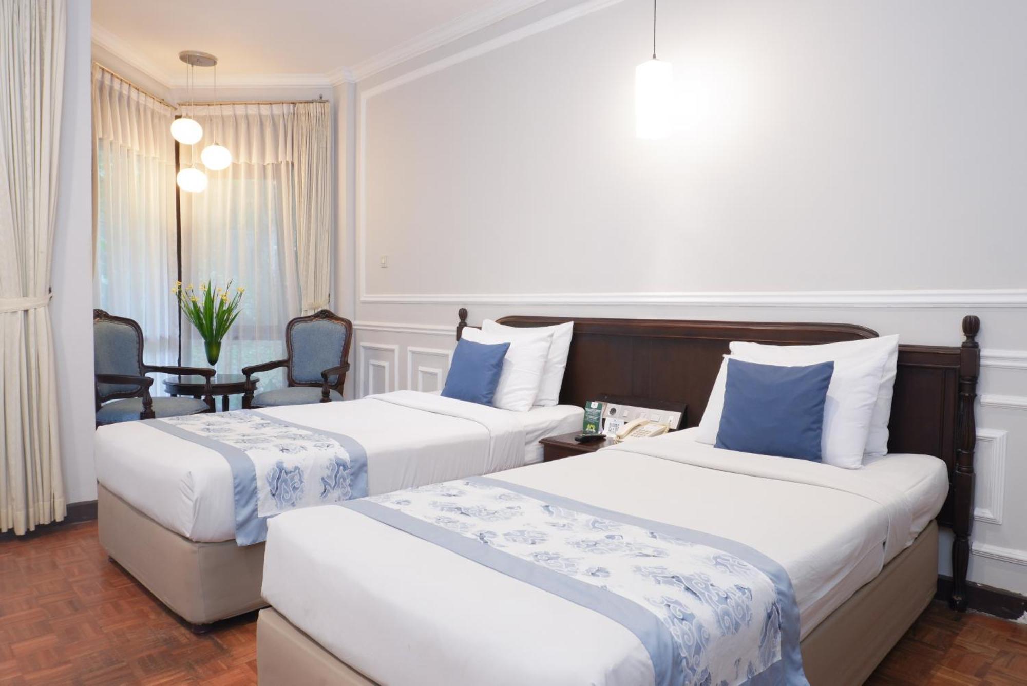 Puteri Gunung Hotel Lembang Exterior photo