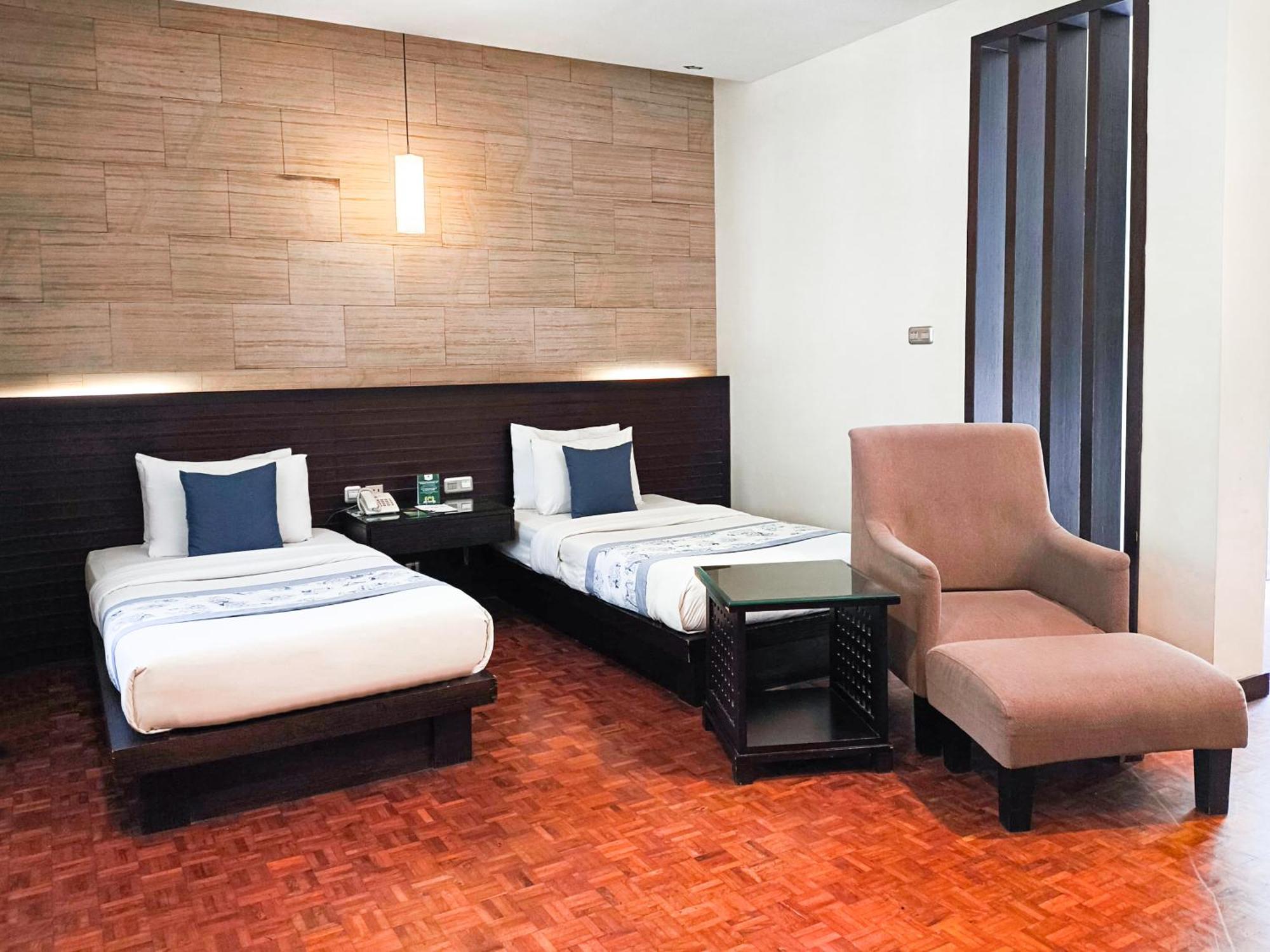 Puteri Gunung Hotel Lembang Exterior photo